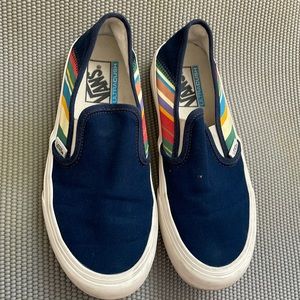 Ultracush, slip on vans 7.5 women 6 men. Navy, multicolor sides.